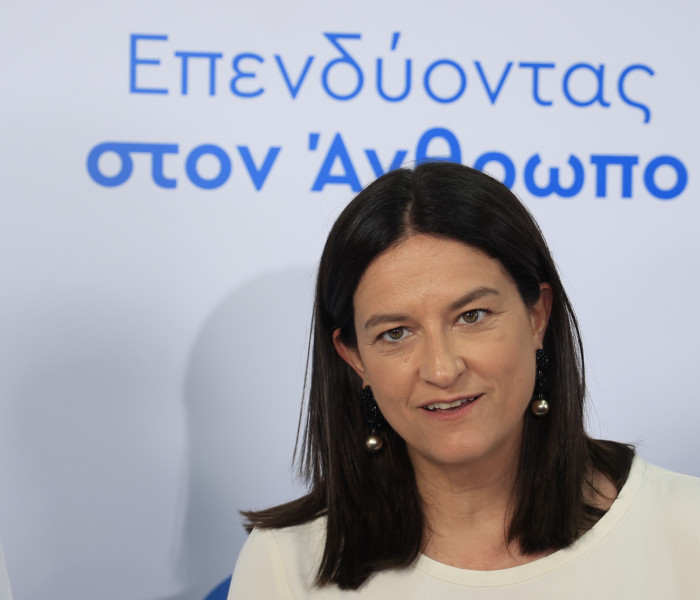 Νέα συλλογική σύμβαση στην εστίαση με αυξήσεις έως 25% - Κεραμέως: Κατώτατος μισθός 930 με 1.100 ευρώ (video)