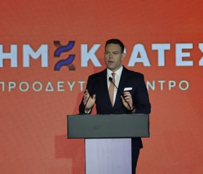 Χάος στο κόμμα Κασσελάκη: μαζικές παραιτήσεις με βαριές καταγγελίες