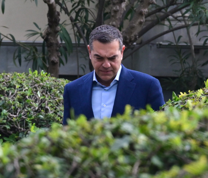 Βγήκε από το λαγούμι του ο Τσίπρας: πόνος και πίκρα για τις αλήθειες του Στουρνάρα