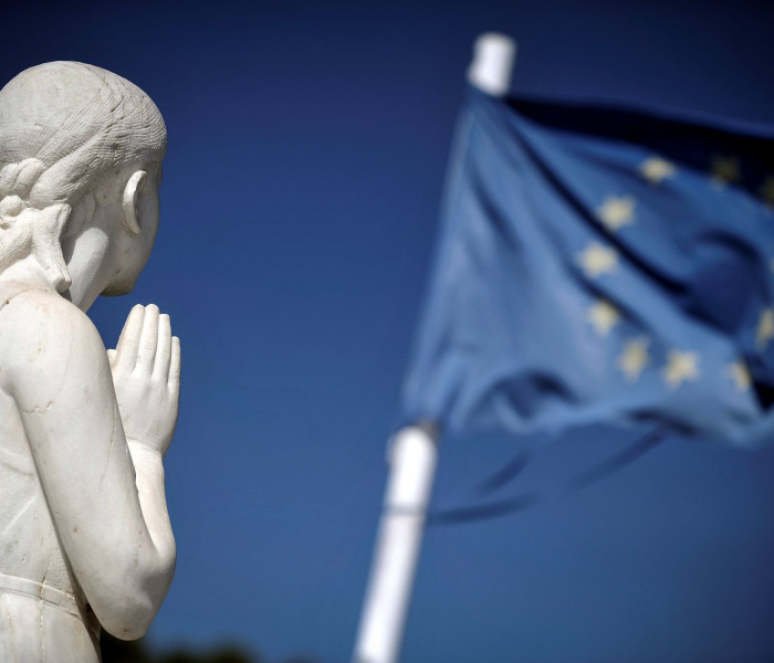 Κίνδυνο αποσταθεροποίησης στην παγκόσμια οικονομία από τους δασμούς Τραμπ βλέπει η Ευρωπαϊκή Επιτροπή