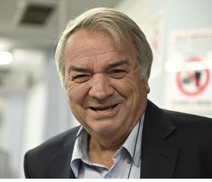 Νίκος Μπίστης, ο γυρολόγος της πολιτικής: αποχώρηση από κόμμα Νο8