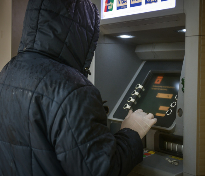 Νωρίτερα στους λογαριασμούς οι συντάξεις - Τι αλλάζει λόγω 25ης Μαρτίου