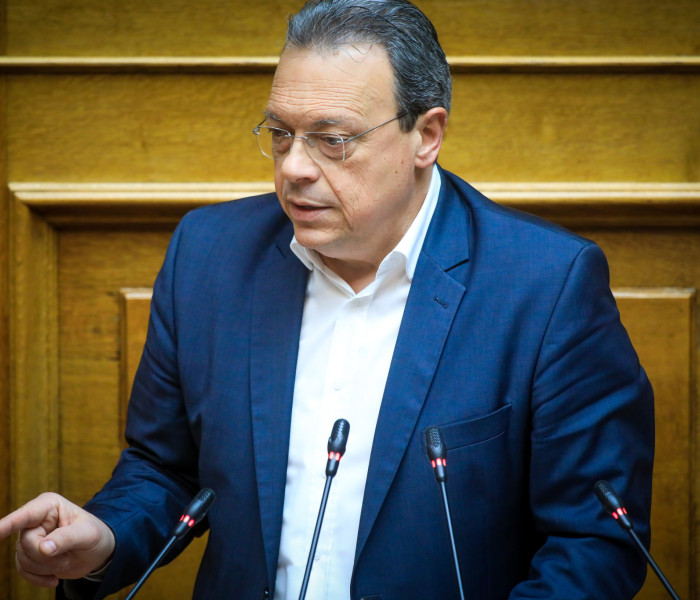 Φάμελλος σε ρόλο «εθνικού συντονιστή»: ζητά Συμβούλιο Αρχηγών και μηδενική εμπλοκή στον πόλεμο του Ιράν