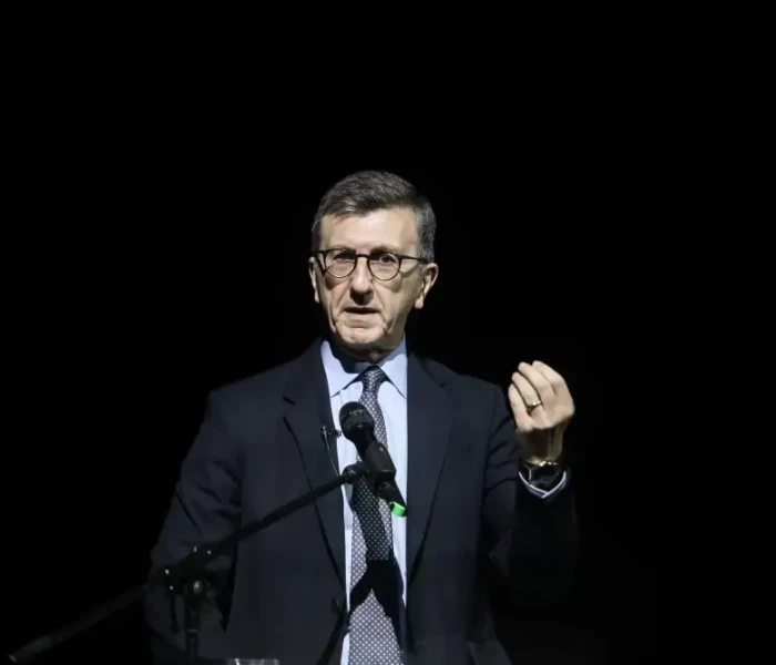 Πορτοσάλτε: Δεν είμαστε εμείς το κέντρο του κόσμου (video)