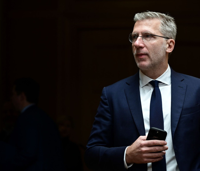 Άκης Σκέρτσος: Ενισχυμένη προστασία για τα παιδιά με αυστηρούς ελέγχους σε αλκοόλ και καπνό