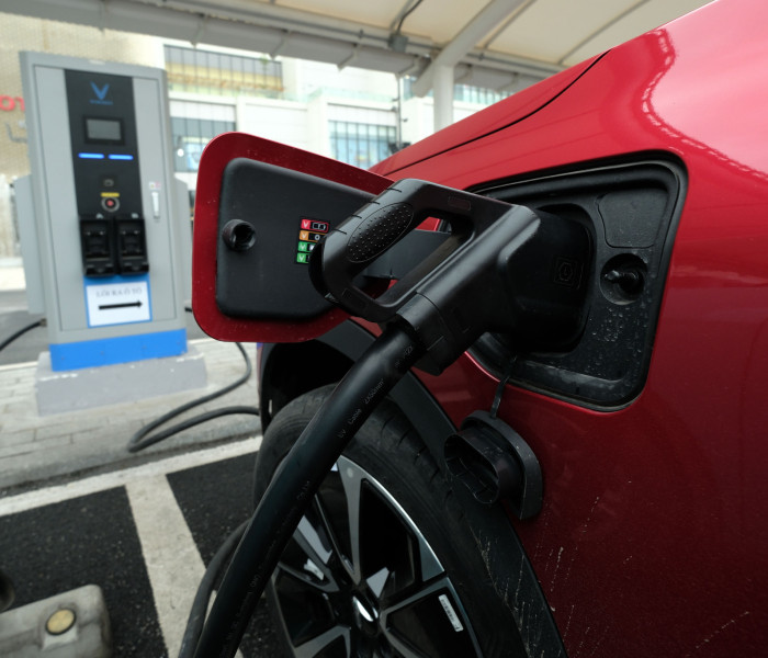 Ηλεκτροκίνηση χωρίς υποδομές: Το πολιτικό κενό της Ευρώπης και η ανάγκη επαναπροσδιορισμού