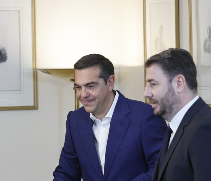 Δύο «σωτήρες», μία δεξαμενή: Ανδρουλάκης και Τσίπρας σε διαγωνισμό… μεσσιανισμού