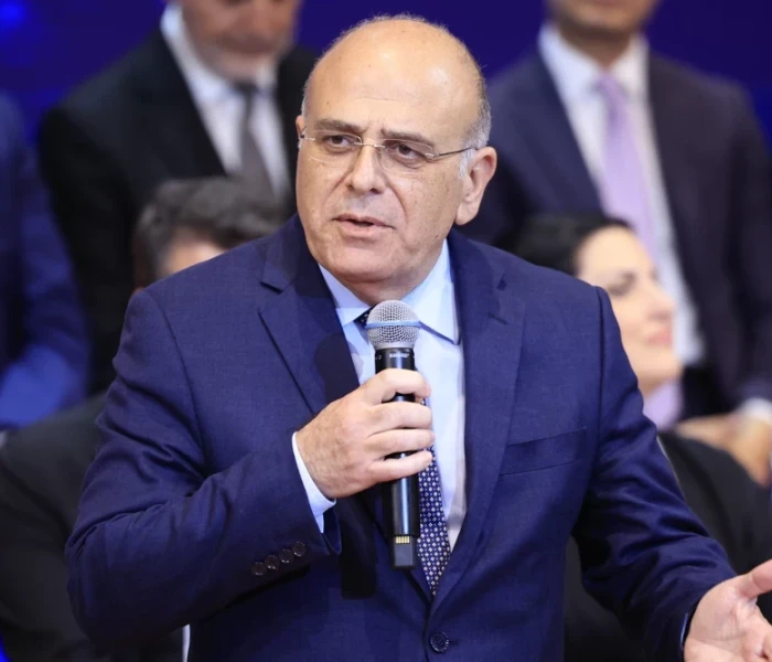 Στέφος για Μυλωνάκη: οργανωμένο σχέδιο με στόχο να φέρουν κυβέρνηση μαριονετών