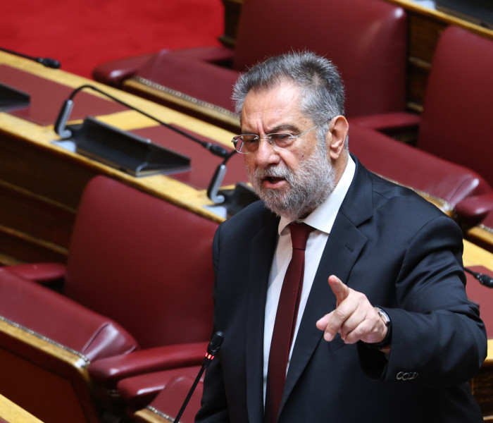Μετά τον Συμεών Κεδίκογλου και ο Ανδρέας Παναγιωτόπουλος «κουνάει μαντίλι» στον Φάμελλο για τα μάτια του Τσίπρα