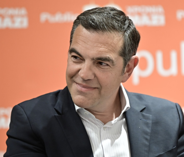 Αλέξης Τσίπρας σε ρόλο «τιμητή»: θυμήθηκε τις Πρέσπες και… ξέχασε το πολιτικό του παρελθόν
