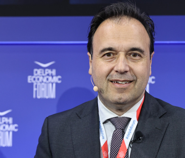 Δημήτρης Παπαστεργίου: Η απόλυτη αποδοχή των παροχών της τεχνητής νοημοσύνης, οδηγεί σε λάθος συμπεράσματα (video)