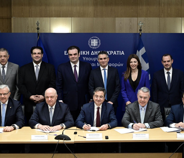 «Μαριέττα Γιαννάκου»: δωρεά 100 εκατ. από τράπεζες για την ανακαίνιση 238 σχολείων