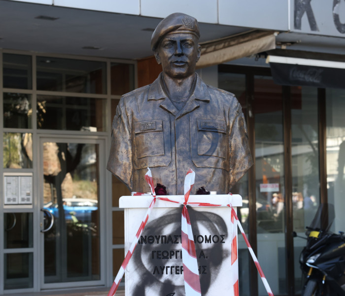 Βεβήλωσαν για άλλη μια φορά την προτομή του Γιώργου Λυγγερίδη