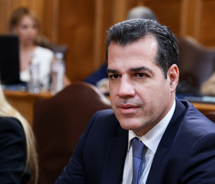 Θάνος Πλεύρης σε ΠΑΣΟΚ για Σύμφωνο Μετανάστευσης: Το ψήφισαν οι Σοσιαλδημοκράτες, διαφωνείτε εσείς;