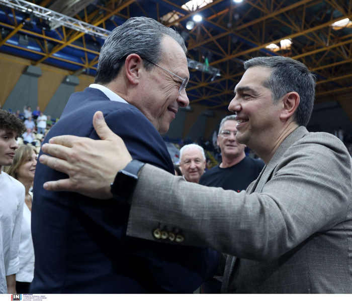Ο ΣΥΡΙΖΑ σε τροχιά αυτοδιάλυσης - Ο εμφύλιος για τον Τσίπρα, η γραμμή παράδοσης Φάμελλου και η μάχη για την πολιτική επιβίωση