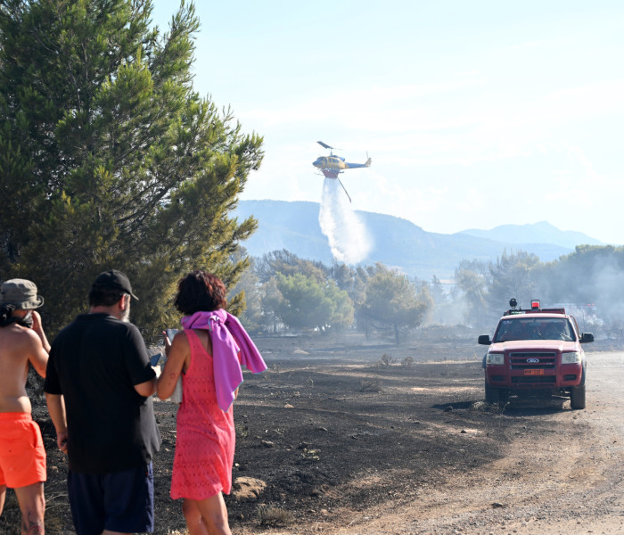 Σε ύφεση η φωτιά στην Κορινθία - Νέα πυρκαγιά στη Φωκίδα
