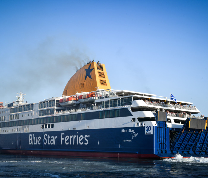 Θρίλερ στο «Blue Star 2»: Απειλή για βόμβα εν πλω για 1.050 επιβάτες - Άμεση κινητοποίηση των Αρχών και επιστροφή του πλοίου στο Λαύριο (video)