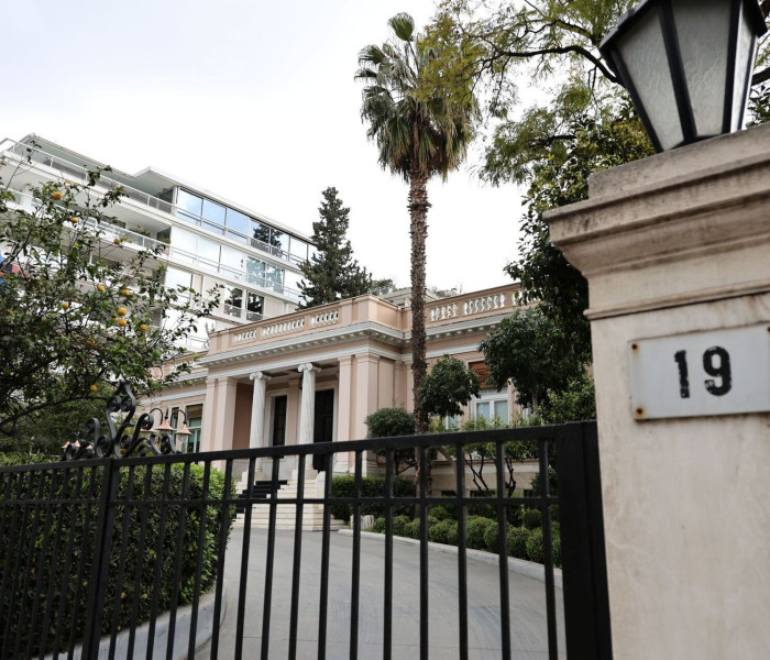 Κυβερνητικές πηγές κατά Τσίπρα: «Άλλα είπε στην ομιλία, άλλα έστειλαν γραπτώς»