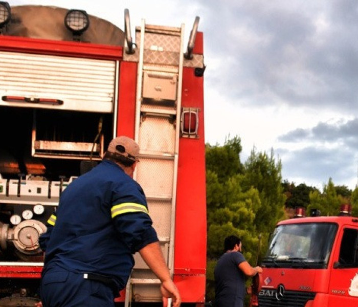 Φωτιά στον Ασπρόπυργο: Μεγάλη κινητοποίηση της Πυροσβεστικής στη Λάκκα Κάτσαρη