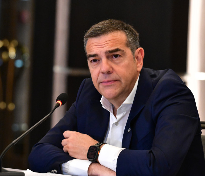 Η δυσκολία του Αλέξη να βγάλει τον Τσίπρα από μέσα του