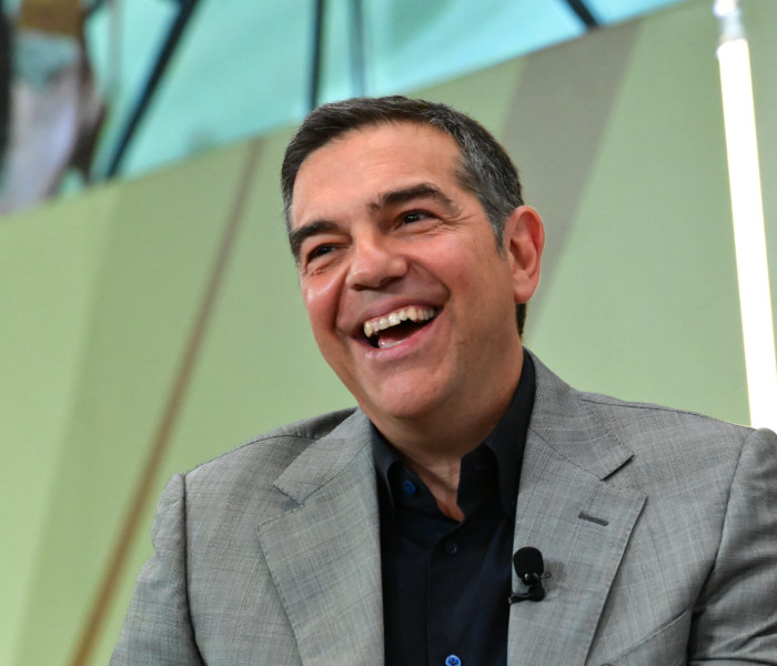 Νέα διακήρυξη, παλιές πληγές: Ο Τσίπρας ζητά δεύτερη ευκαιρία με τη μνήμη της διακυβέρνησής του απέναντι
