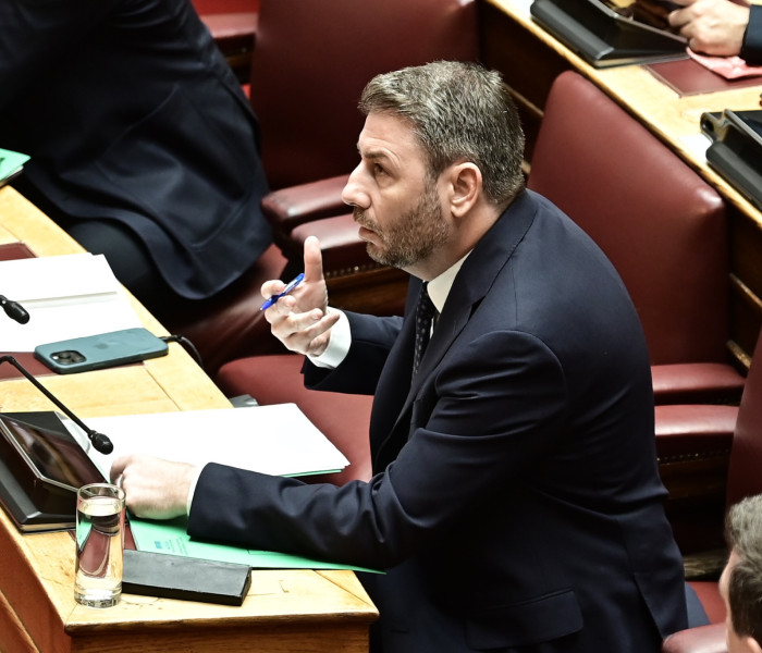 Ο Ανδρουλάκης σε περιδίνηση: ψάχνει ανεξάρτητους βουλευτές ανεξαρτήτως προέλευσης
