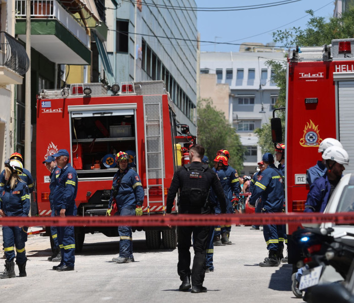 Συναγερμός στην πλατεία Βάθη - Έκρηξη boiler σε ξενοδοχείο