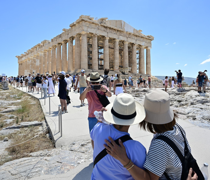 Κροκοδείλια και τα δάκρυα του ΠΑΣΟΚ για τον πολιτισμό
