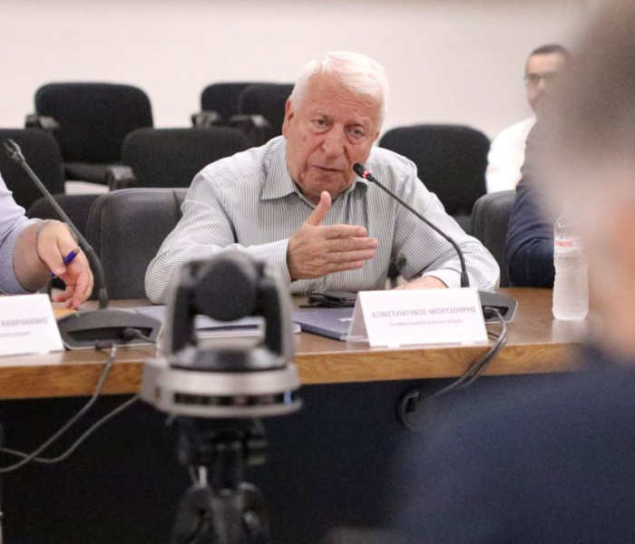Κώστας Μουτζούρης για Φεστιβάλ Χίου: Δύσπεπτο, με βαριά ονόματα (video)