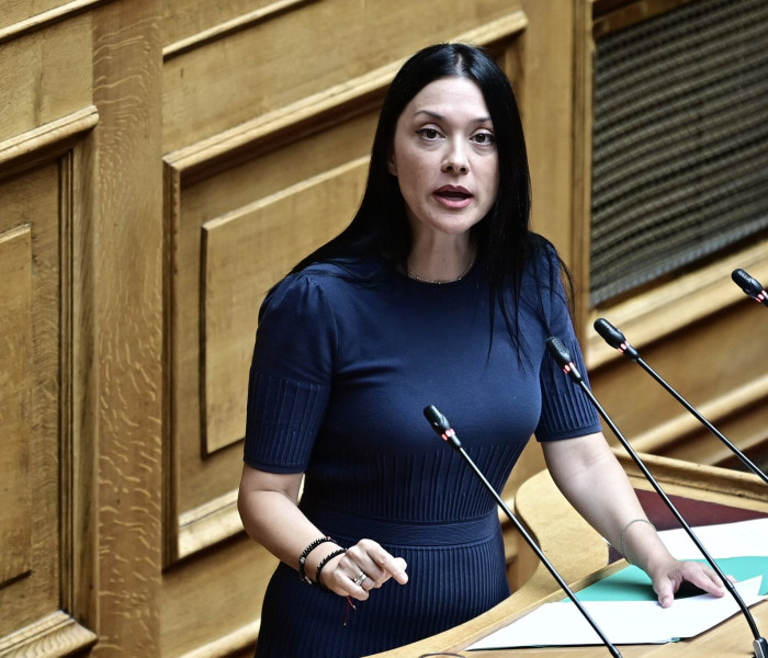 Η Νάντια Γιαννακοπούλου αδειάζει τον Νικόλα Φαραντούρη για Αλέξανδρα Σδούκου: Δεν μπορείς να μιλάς έτσι σε μια γυναίκα