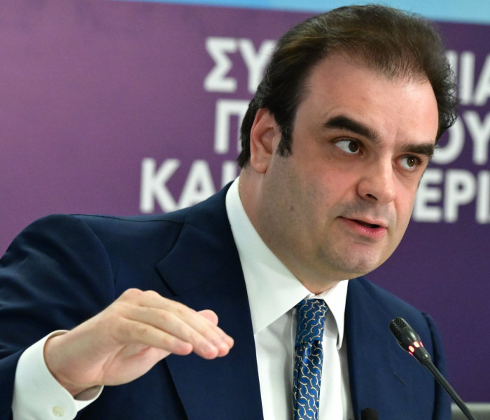 Κυριάκος Πιερρακάκης: Η δουλειά του κράτους δεν είναι να κουνάει το δάχτυλο, είναι να δίνει το χέρι (video)