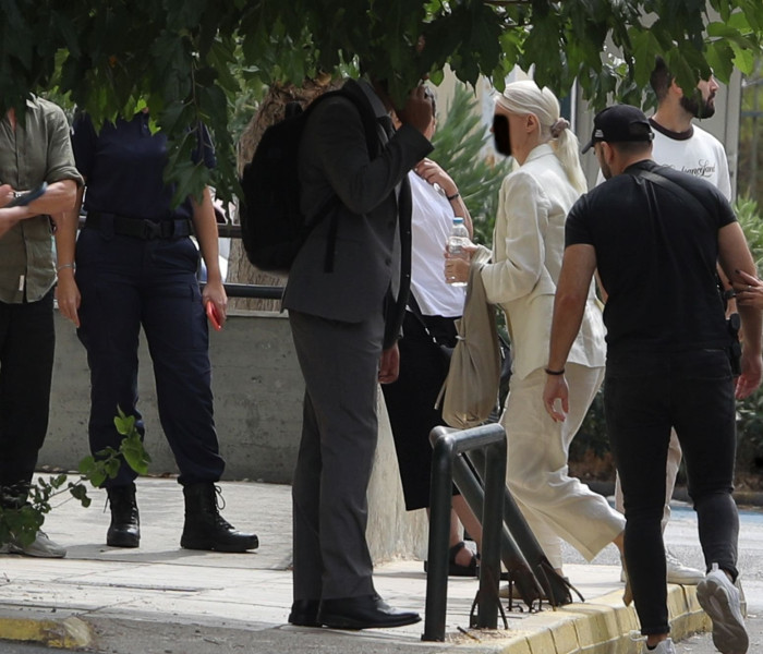 Αδιαθεσία για την κατηγορούμενη για τον θάνατο του Γιώργου Μαζωνάκη, αρνήθηκε τη βοήθεια του ΕΚΑΒ