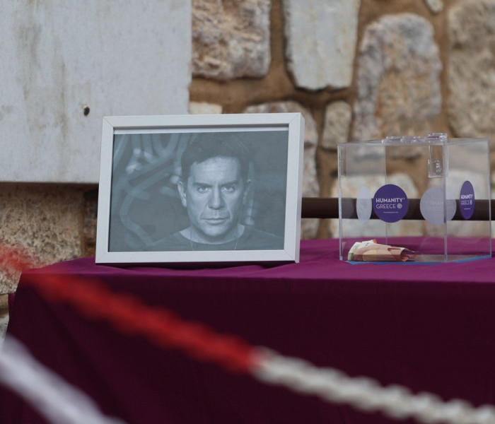 Γιώργος Μαζωνάκης: Χιλιάδες κόσμου στον ΙΝ Αγ. Τριάδας για το λαϊκό προσκύνημα (photo-video)