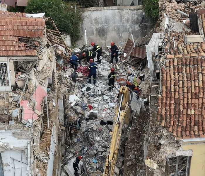 Τραγωδία στην Πλάκα: έξι νεκροί από την έκρηξη - Βρέθηκαν οι σοροί των αγνοουμένων (video)